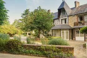 Façade du Manoir du Lys à Bagnoles-de-l'Orne dans l'Orne en Normandie